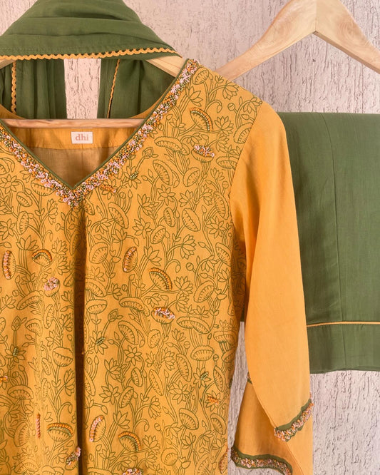 Sequined Handblock Mul with Contrasting Dupatta