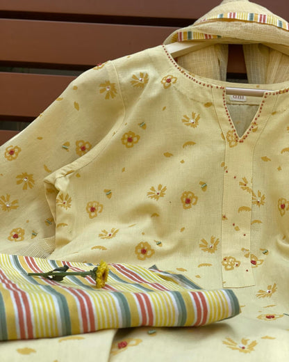 Golden Gleam: Bright Kurta Set with Earthy Accents
