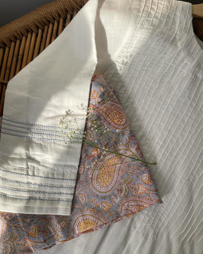 Summer Cloud Light & Airy Off-White Ensemble