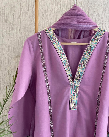 Soft Lavender Tones with Intricate Threadwork