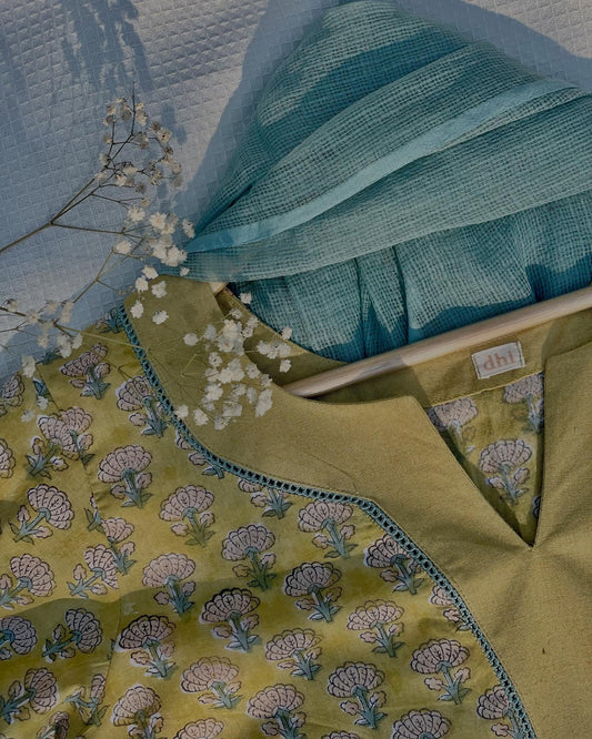 Summer Sorbet Set Printed Kurta in Blues & Pinks with Kota Layer