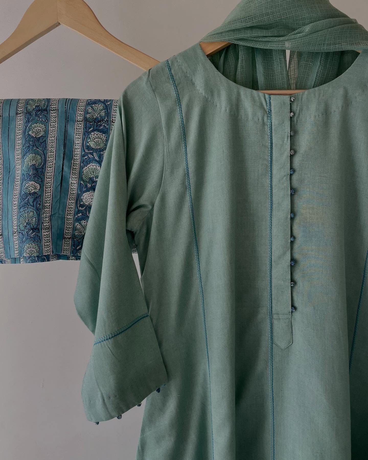 Cotton Kurta Set with Pockets & Tie-Dye Kota Layer