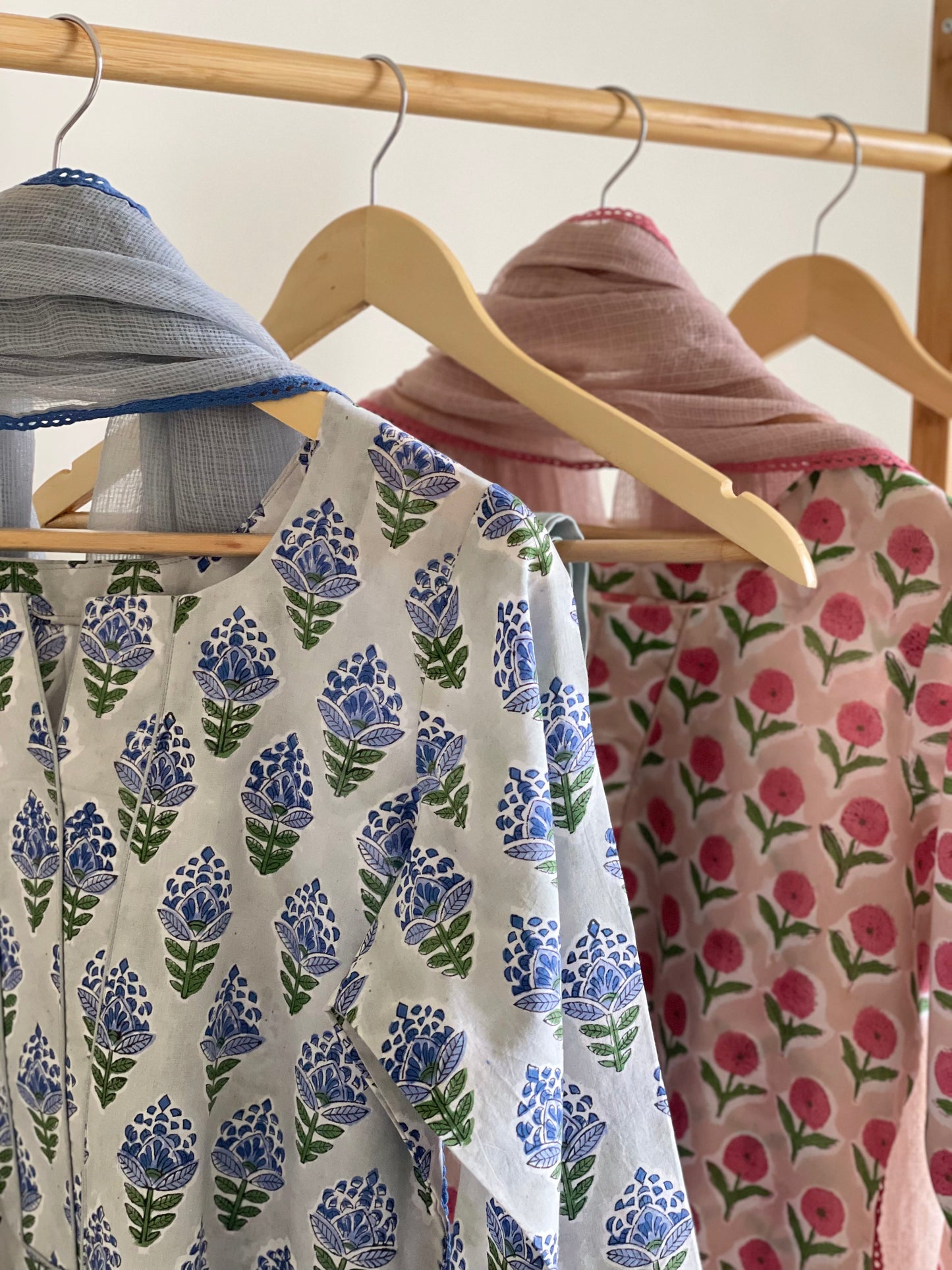 Preya series V Dusty blue/Pink