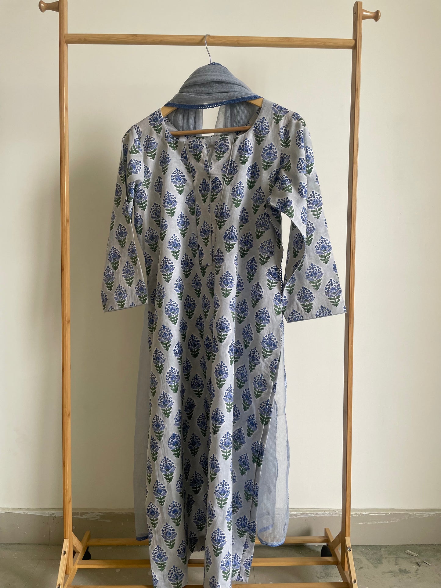 Preya series V Dusty blue/Pink