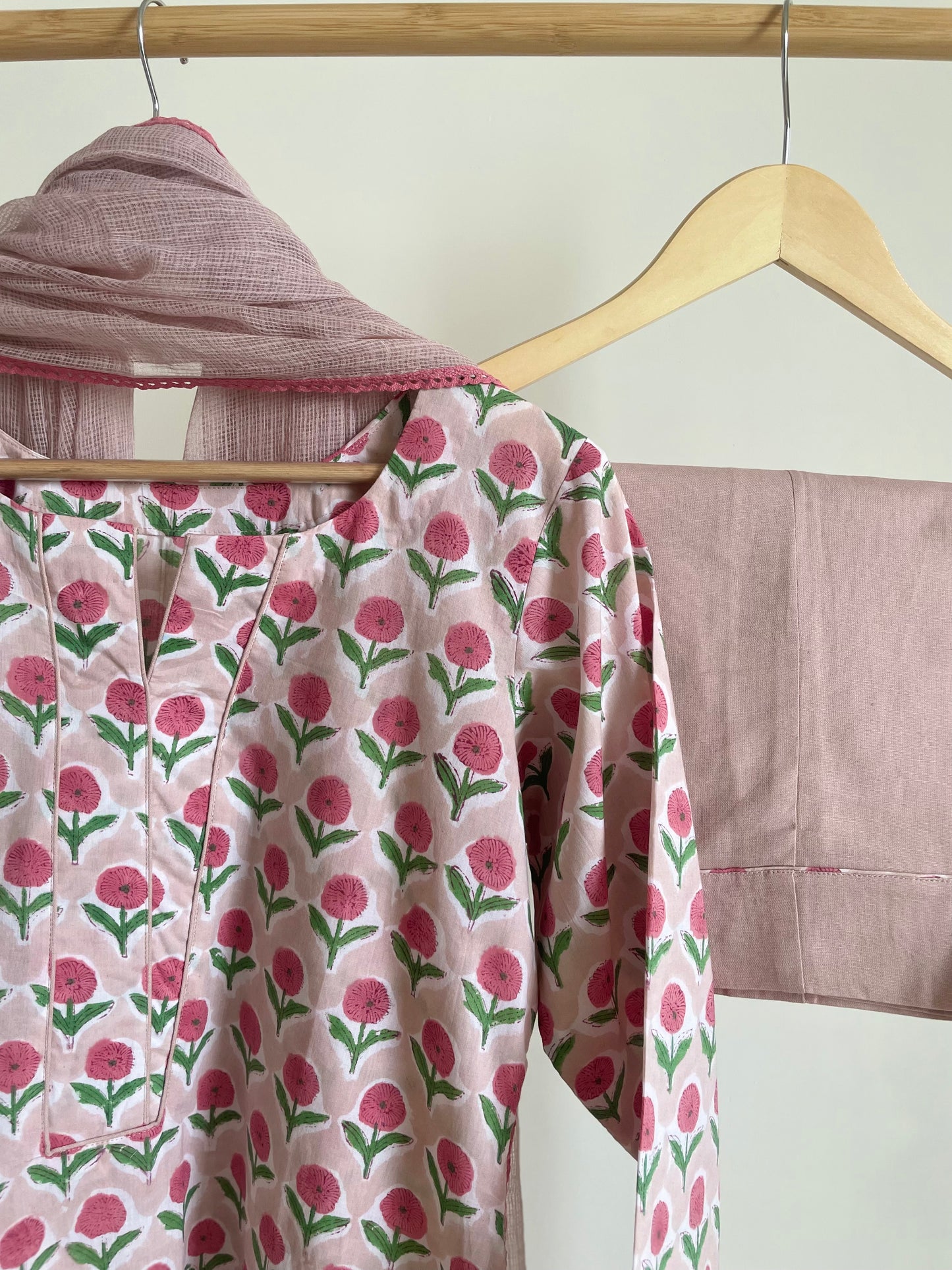 Preya series V Dusty blue/Pink