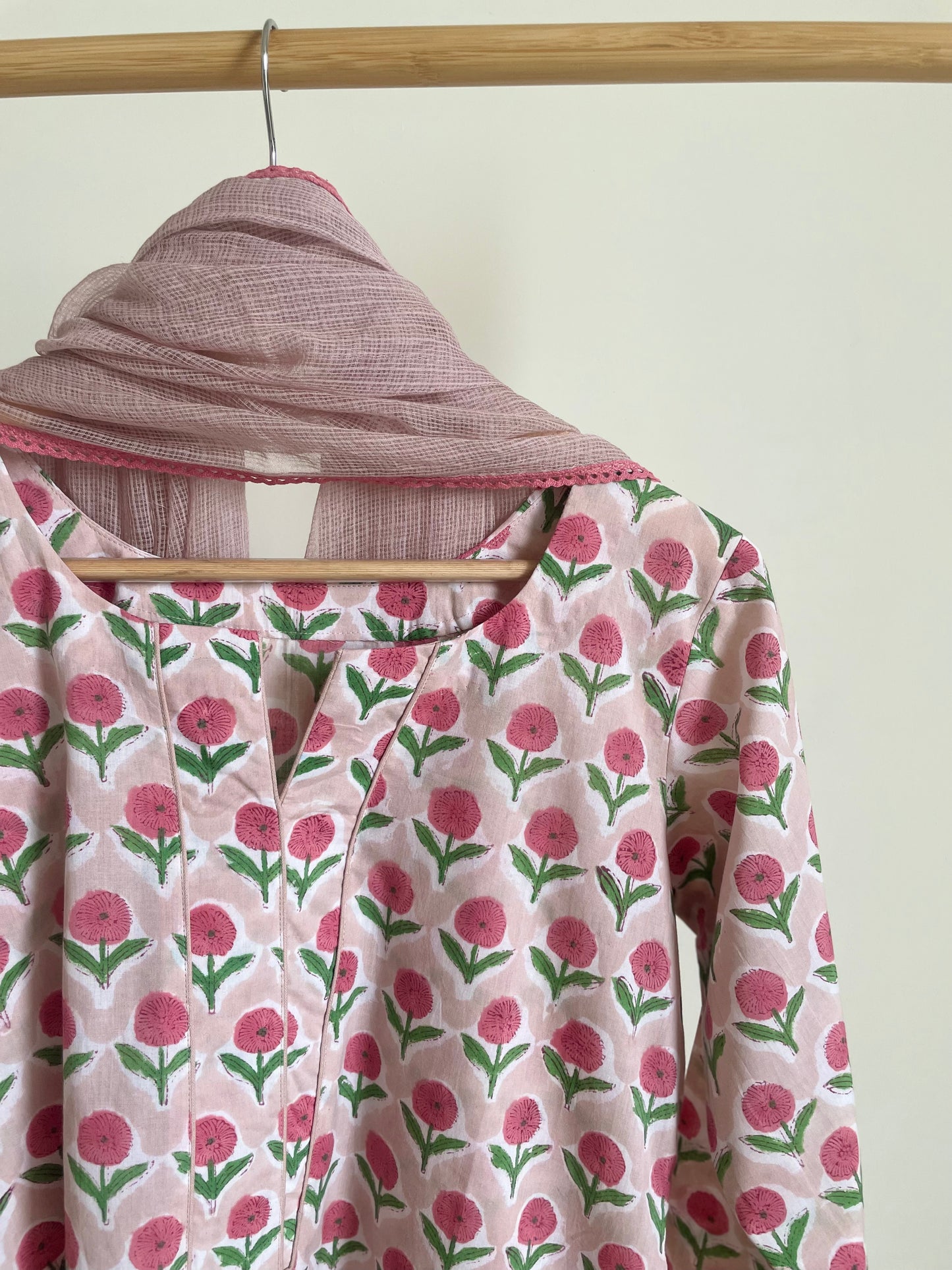 Preya series V Dusty blue/Pink